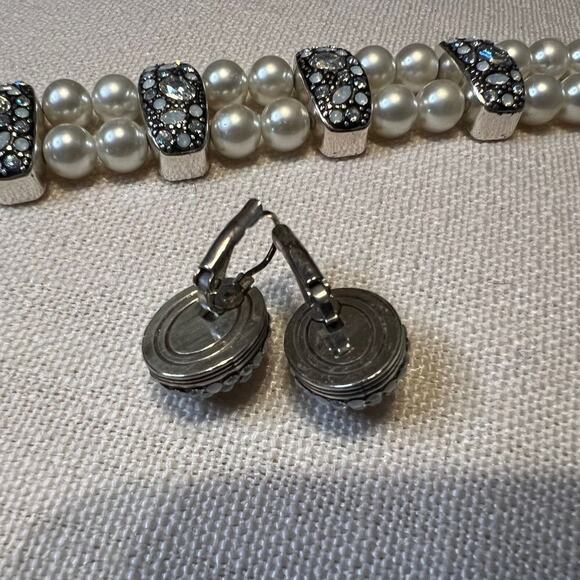 Bracelet and earring set crystal embellished double row faux pearl silver toned - Picture 7 of 9